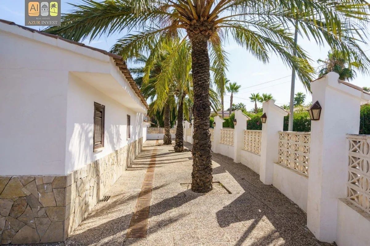 3 soveværelse Villa til salg i La Nucia med swimmingpool garage - € 630.000 (Ref: 9947348)
