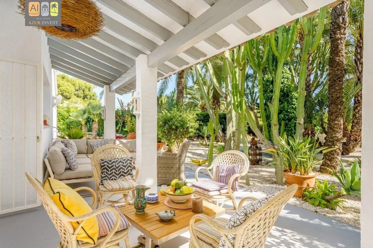 3 soveværelse Villa til salg i La Nucia med swimmingpool garage - € 630.000 (Ref: 9947348)