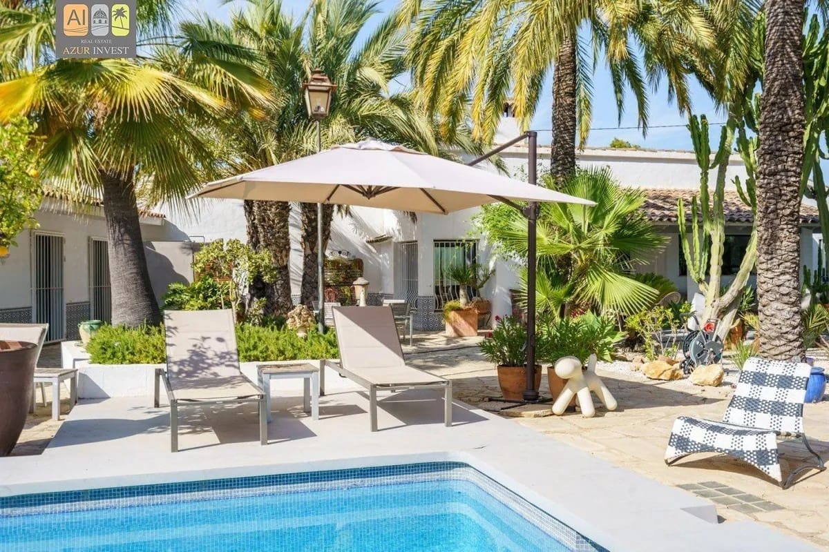 3 soveværelse Villa til salg i La Nucia med swimmingpool garage - € 630.000 (Ref: 9947348)