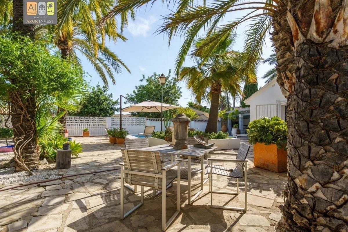 3 soveværelse Villa til salg i La Nucia med swimmingpool garage - € 630.000 (Ref: 9947348)