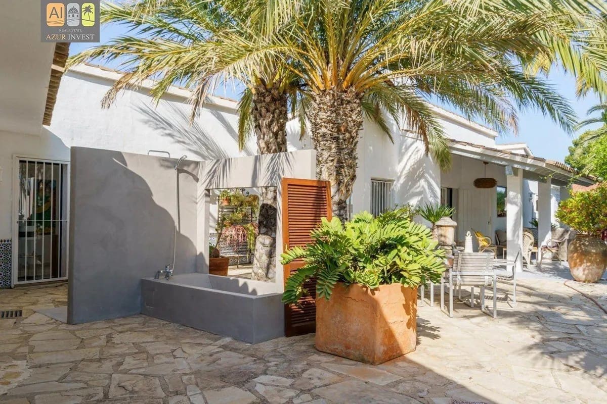 3 soveværelse Villa til salg i La Nucia med swimmingpool garage - € 630.000 (Ref: 9947348)