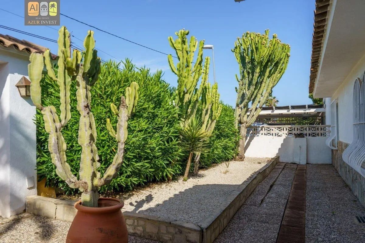 3 soveværelse Villa til salg i La Nucia med swimmingpool garage - € 630.000 (Ref: 9947348)