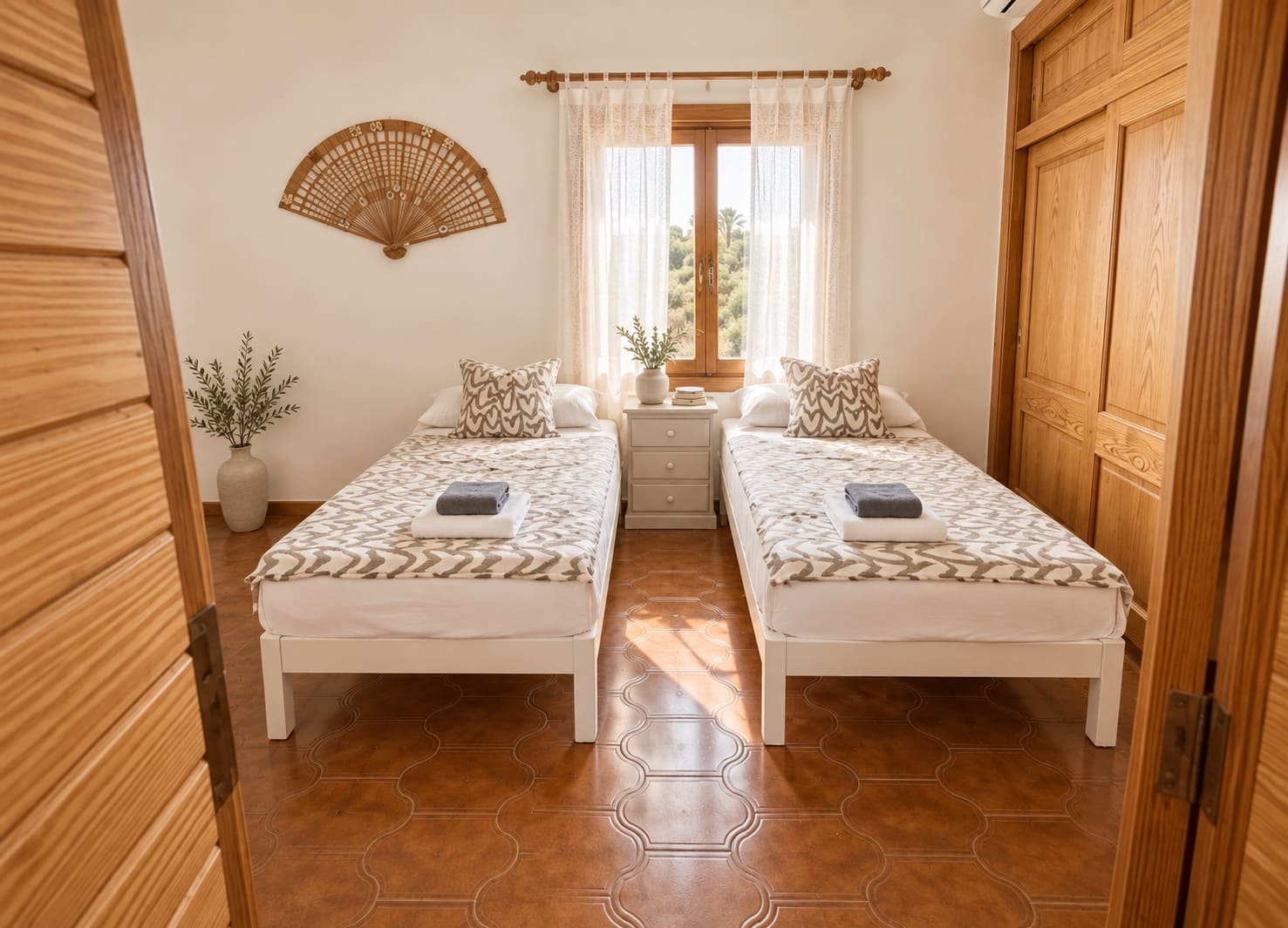 3 makuuhuone Huvila vuokrattavana paikassa Font de Sa Cala / Font de La Cala mukana uima-altaan 
autotalli - 2 500 € (Ref: 10078911)