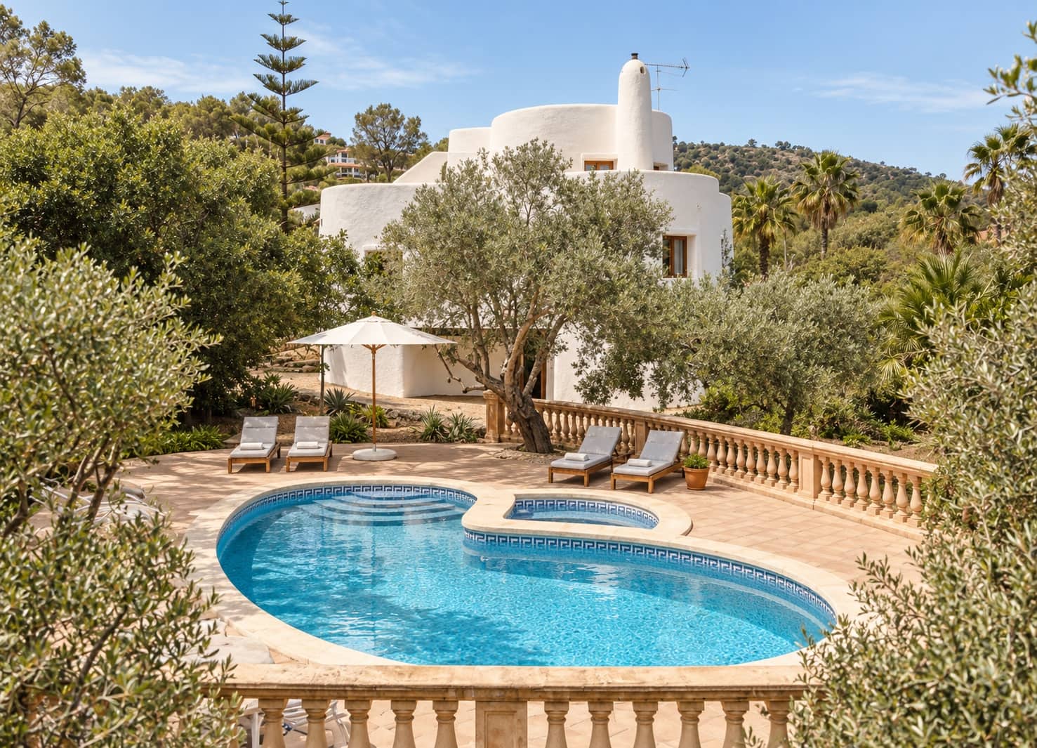 3 makuuhuone Huvila vuokrattavana paikassa Font de Sa Cala / Font de La Cala mukana uima-altaan 
autotalli - 2 500 € (Ref: 10078911)