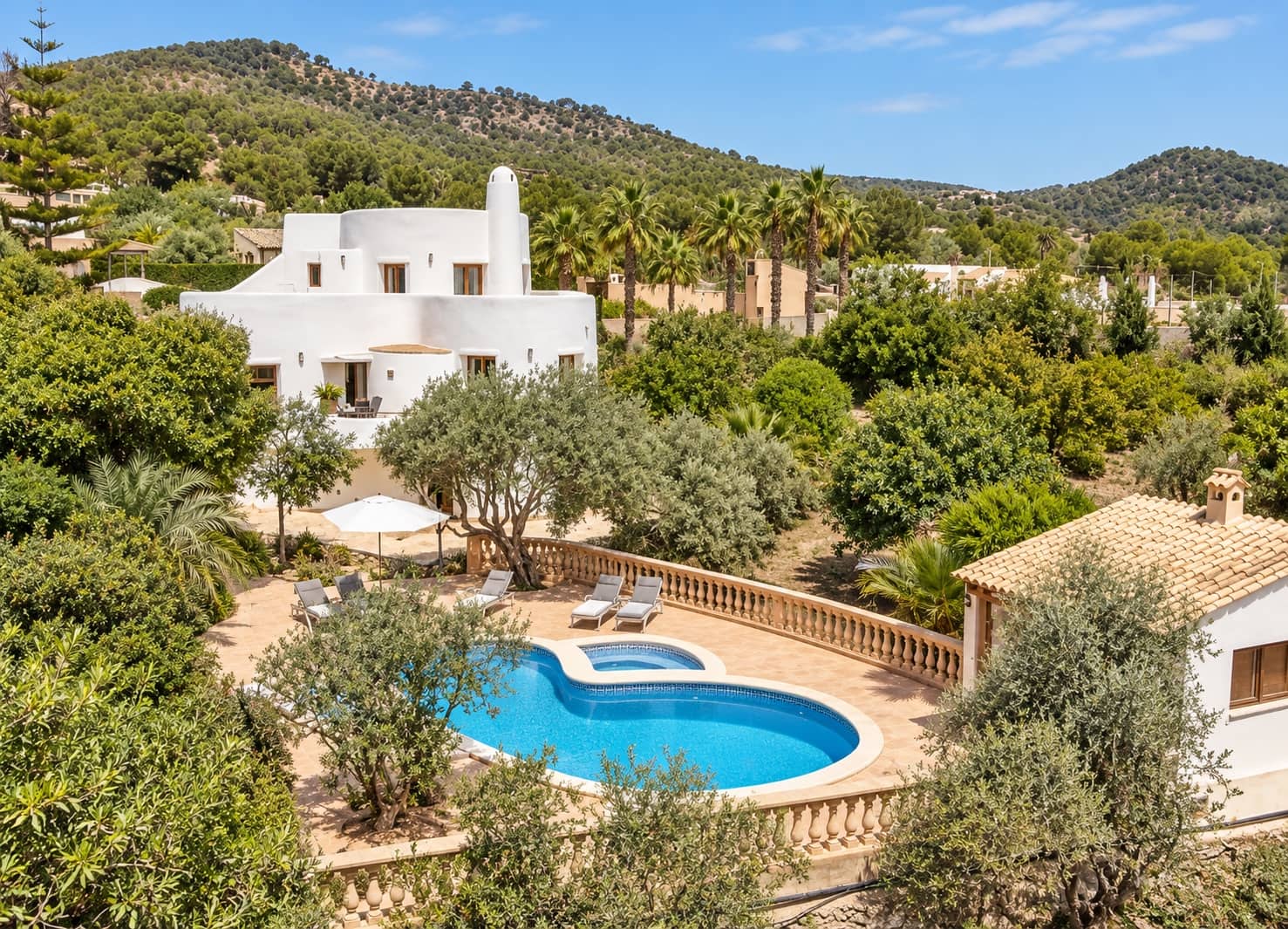3 makuuhuone Huvila vuokrattavana paikassa Font de Sa Cala / Font de La Cala mukana uima-altaan 
autotalli - 2 500 € (Ref: 10078911)