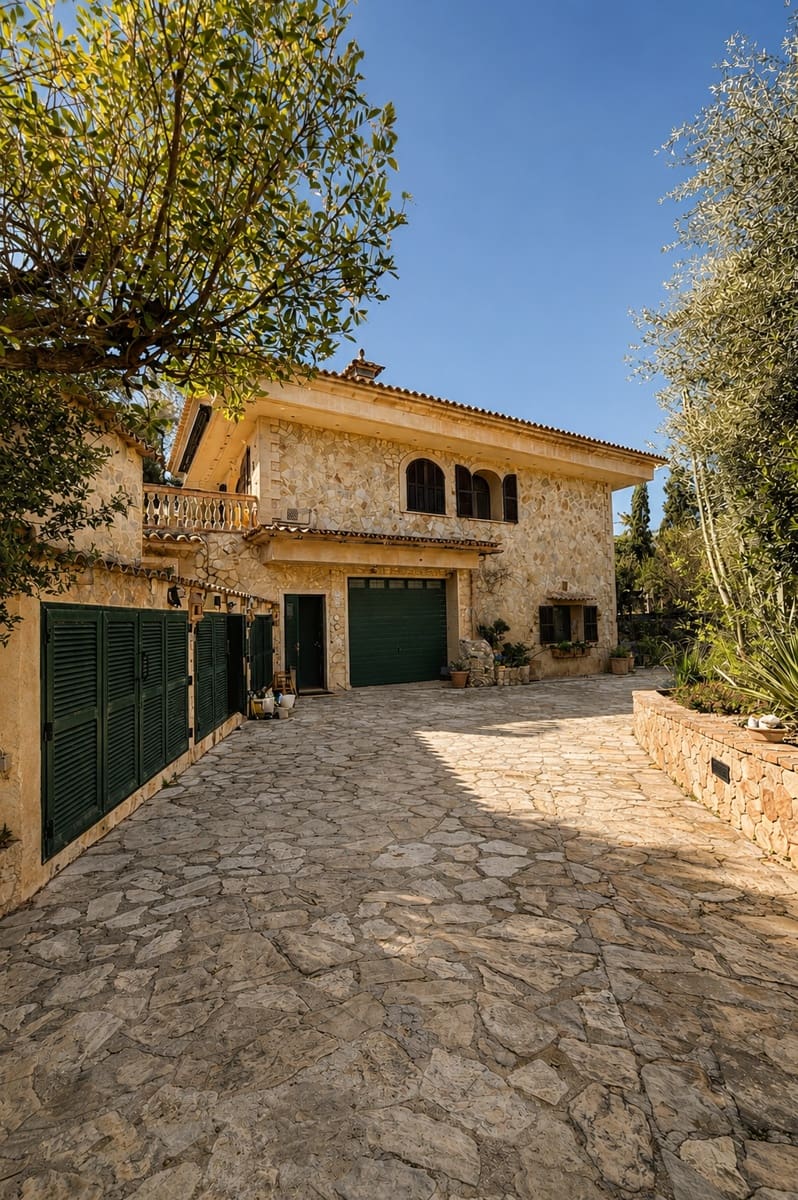 6 bedroom Finca/Country House for sale in Capdepera with pool garage - € 1,590,000 (Ref: 9837708)