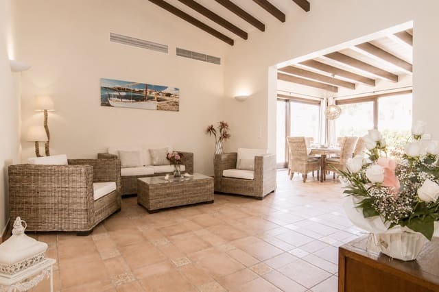 2 sypialnia Dom na sprzedaż w Cala Ratjada, Capdepera z garażem - 849 000 € (Ref: 9860747)