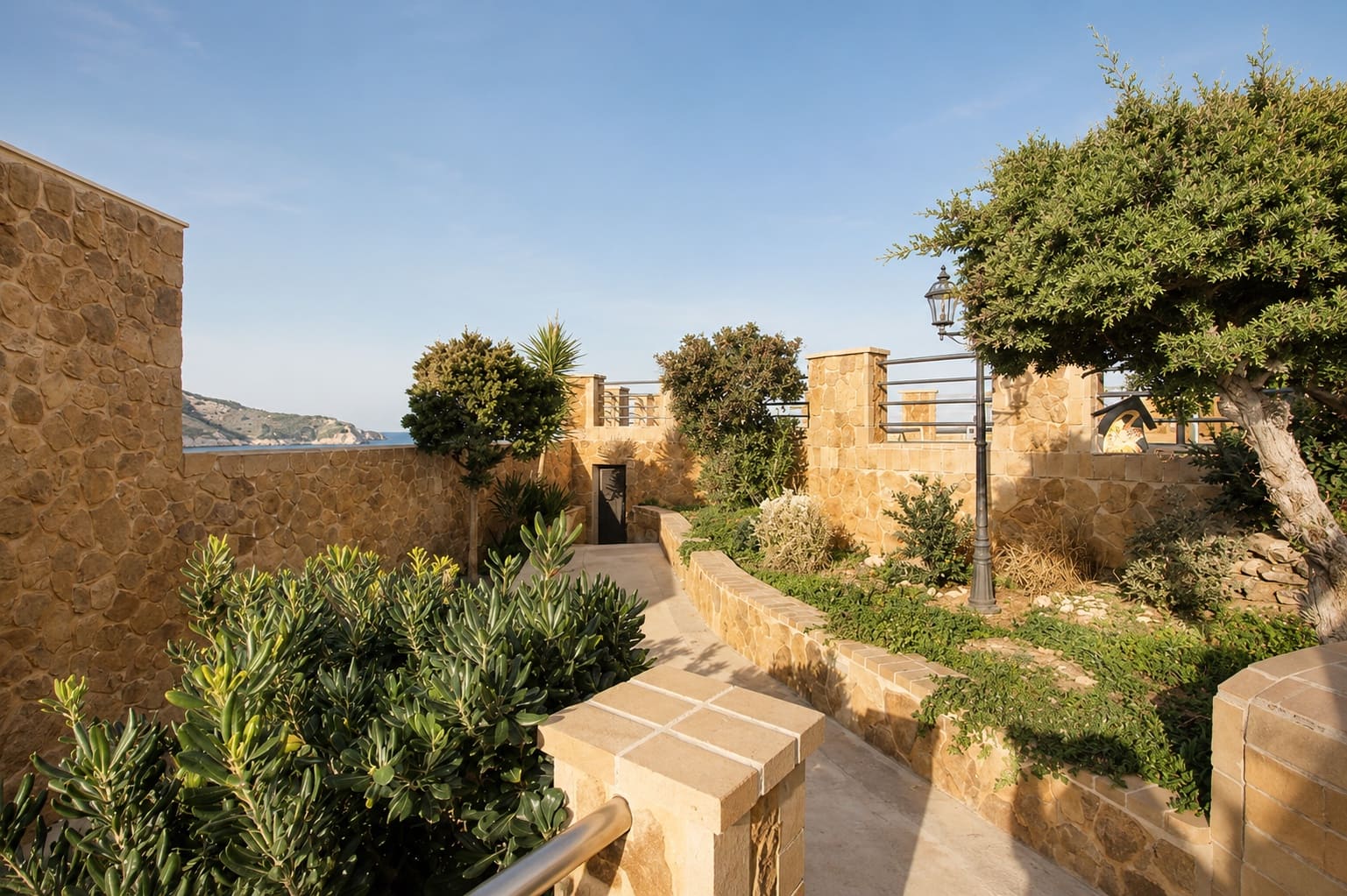 4 sovrum Villa till salu i Cala Ratjada med pool - 1 870 000 € (Ref: 9860753)