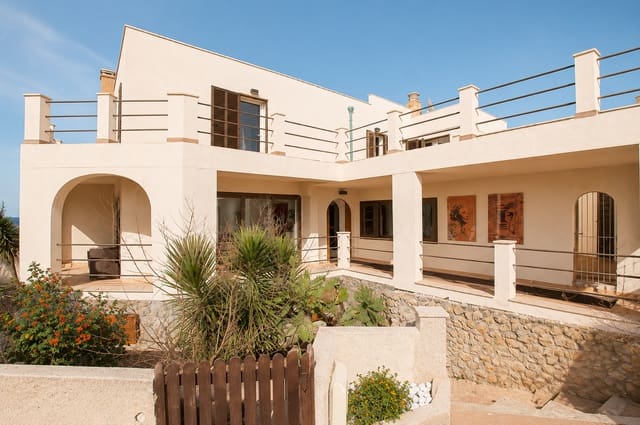 4 sovrum Villa till salu i Cala Ratjada, Capdepera med pool - 1 870 000 € (Ref: 9860753)