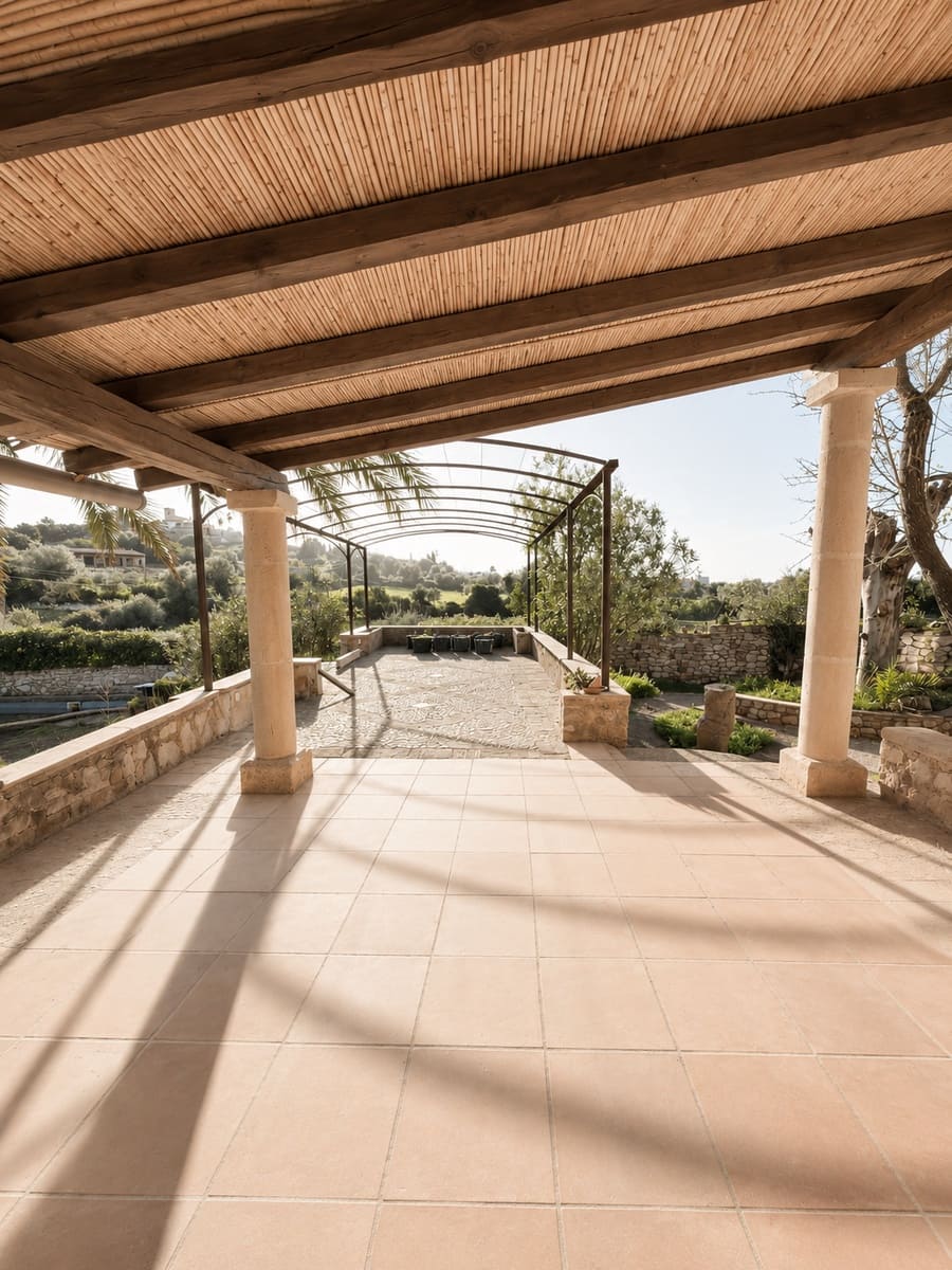 6 soveværelse Finca/Landehus til salg i Arta med swimmingpool - € 1.049.000 (Ref: 9860761)