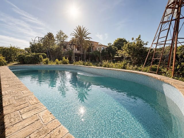 6 soveværelse Finca/Landehus til salg i Artà med swimmingpool - € 1.049.000 (Ref: 9860761)