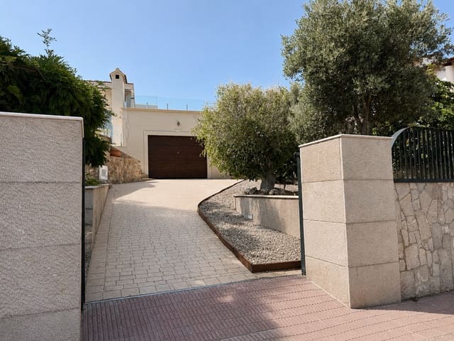 3 sypialnia Willa na sprzedaż w Colonia de Sant Pere / Colonia de San Pedro, Artà z basenem garażem - 1 690 000 € (Ref: 9973573)