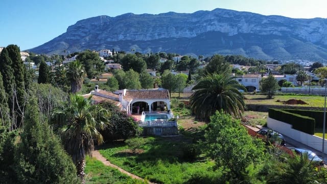3 chambre Bungalow à vendre à Dénia avec piscine garage - 875 000 € (Ref: 9841513)