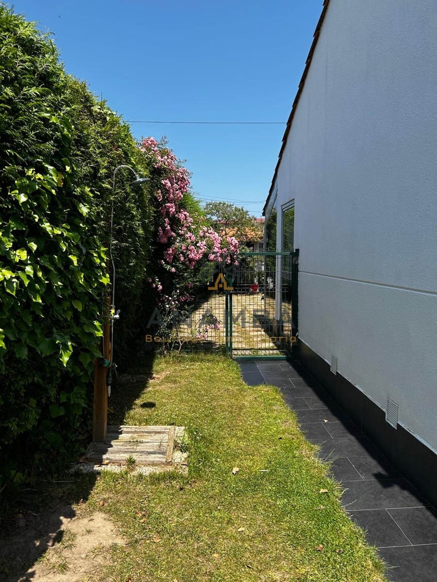 5 bedroom Semi-detached Villa for sale in Muros de Nalon with garage - € 578,000 (Ref: 9841149)