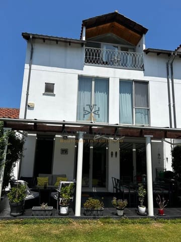 5 bedroom Semi-detached Villa for sale in Muros de Nalón with garage - € 578,000 (Ref: 9841149)