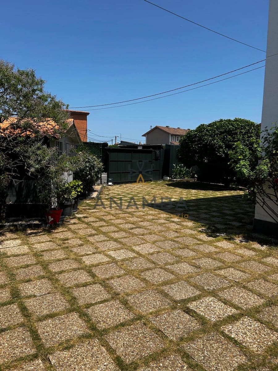 5 bedroom Semi-detached Villa for sale in Muros de Nalon with garage - € 578,000 (Ref: 9841149)