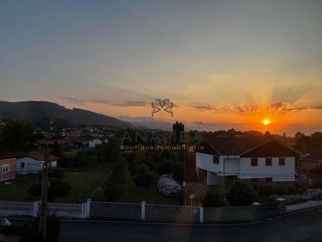 5 bedroom Semi-detached Villa for sale in Muros de Nalón with garage - € 578,000 (Ref: 9841149)