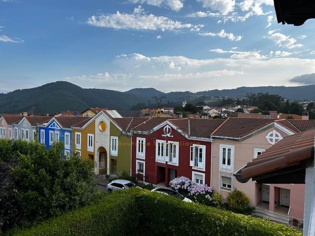 5 bedroom Semi-detached Villa for sale in Muros de Nalón with garage - € 578,000 (Ref: 9841149)