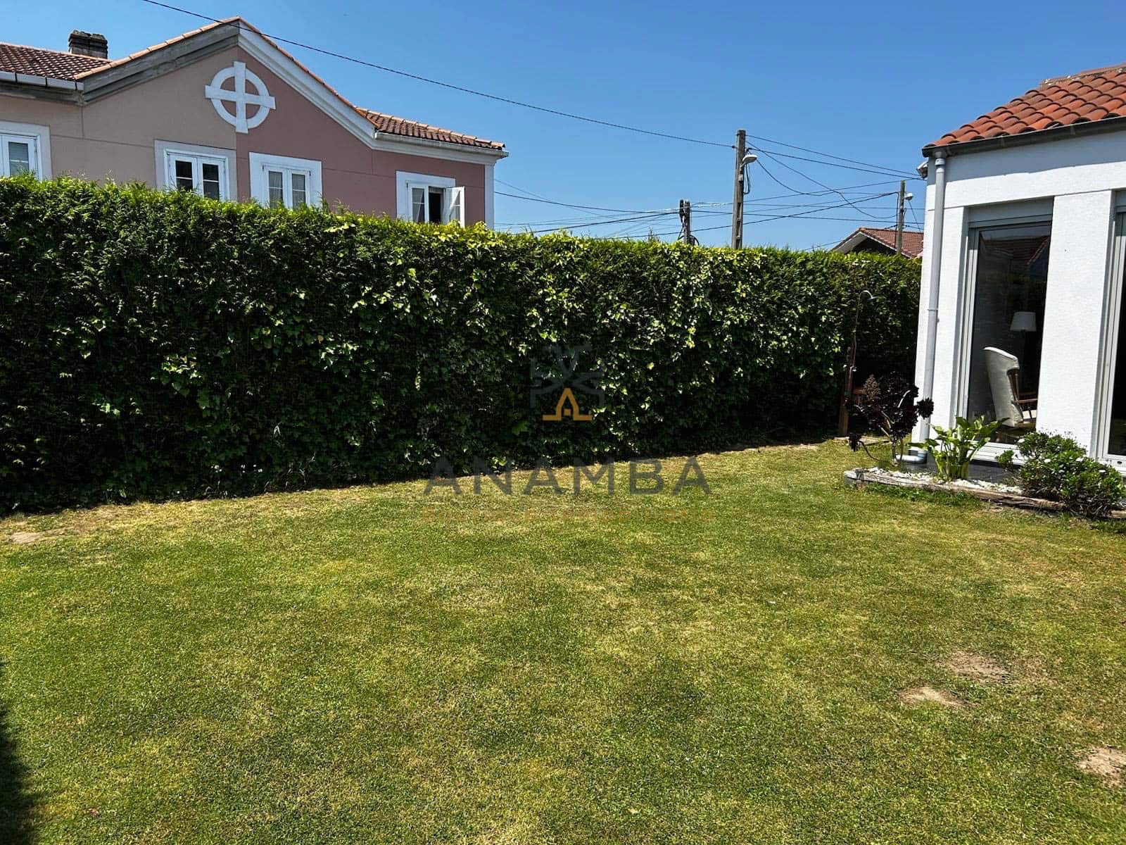 5 bedroom Semi-detached Villa for sale in Muros de Nalon with garage - € 578,000 (Ref: 9841149)