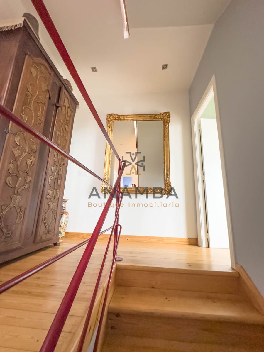 5 bedroom Semi-detached Villa for sale in Muros de Nalon with garage - € 578,000 (Ref: 9841149)