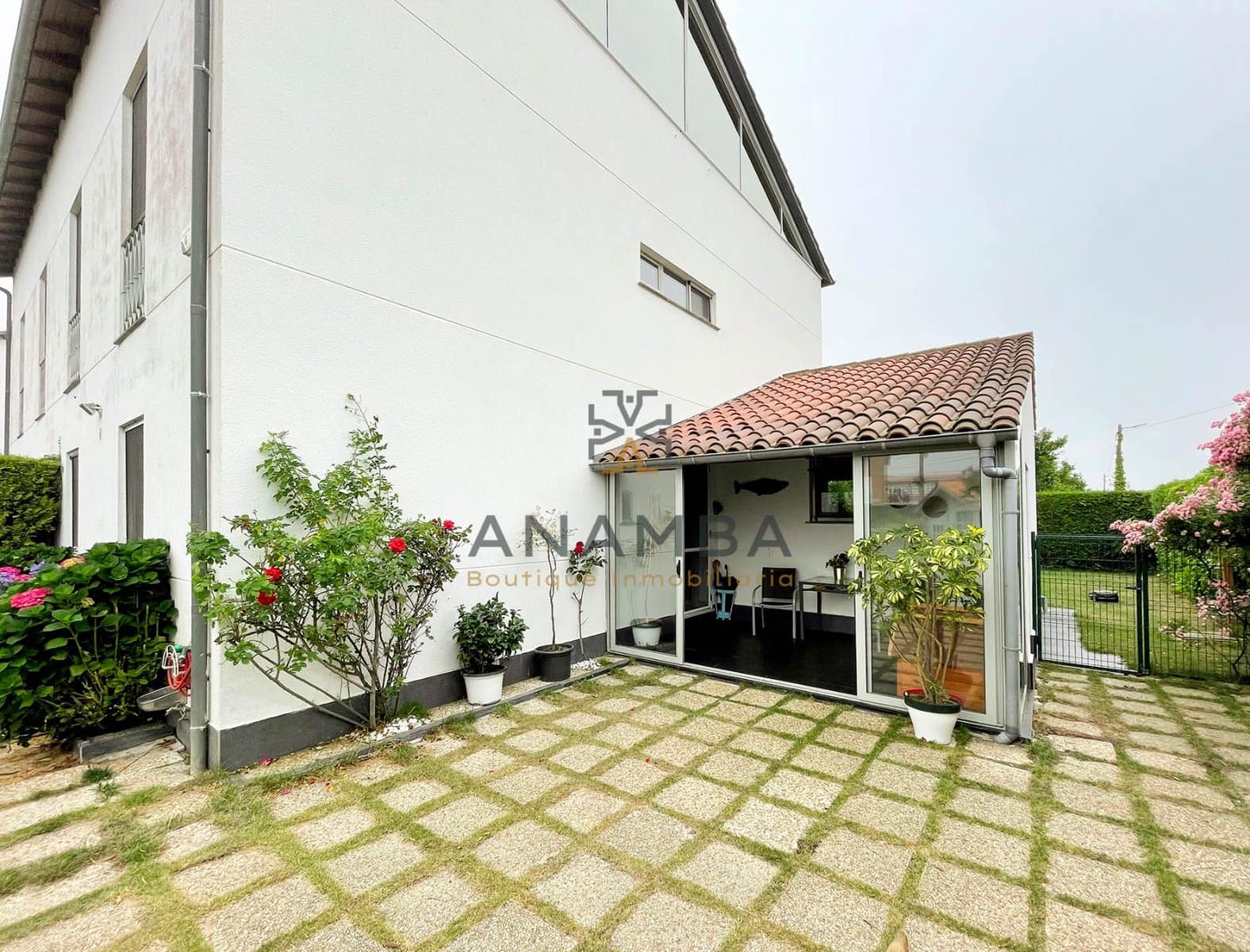 5 bedroom Semi-detached Villa for sale in Muros de Nalon with garage - € 578,000 (Ref: 9841149)