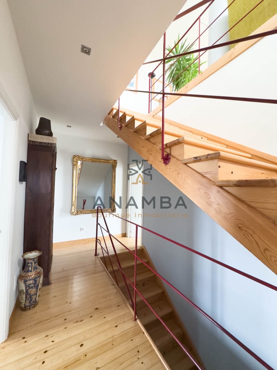 5 bedroom Semi-detached Villa for sale in Muros de Nalon with garage - € 578,000 (Ref: 9841149)