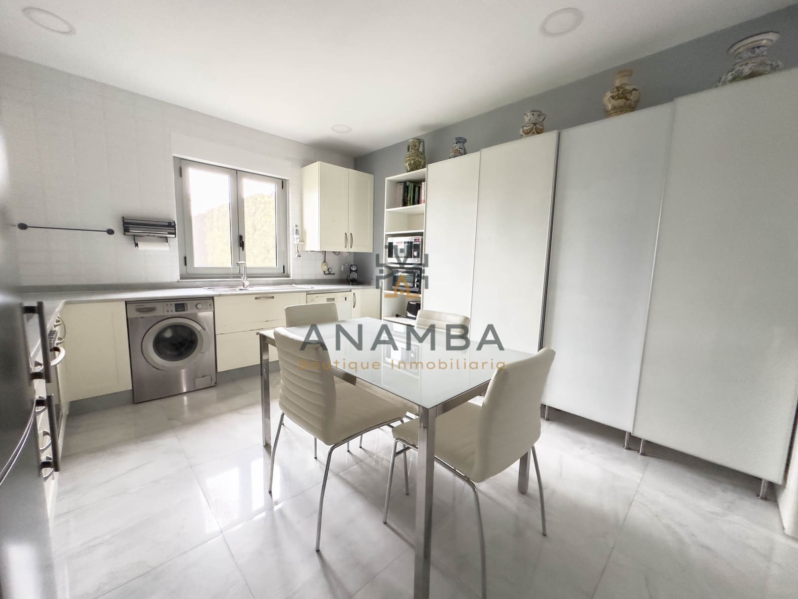 5 bedroom Semi-detached Villa for sale in Muros de Nalon with garage - € 578,000 (Ref: 9841149)