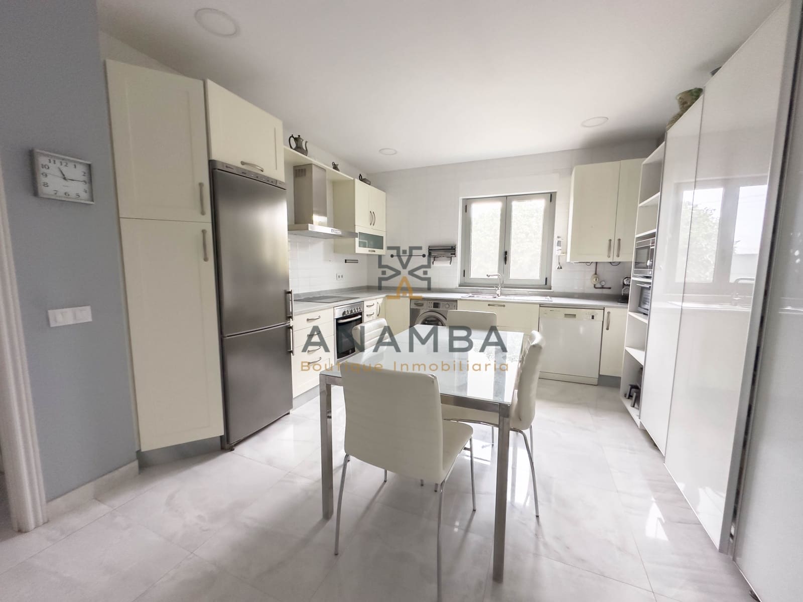 5 bedroom Semi-detached Villa for sale in Muros de Nalon with garage - € 578,000 (Ref: 9841149)