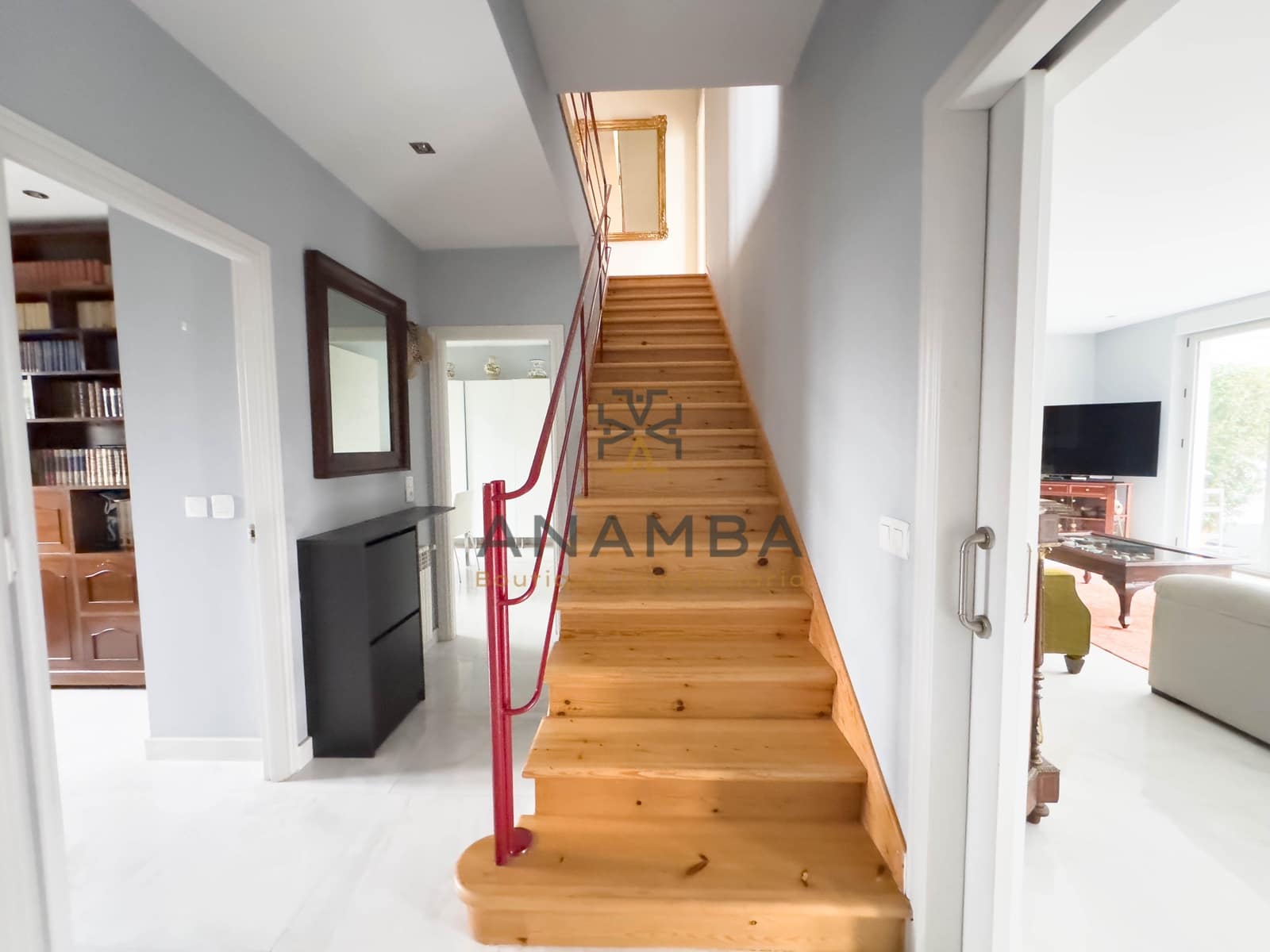 5 bedroom Semi-detached Villa for sale in Muros de Nalon with garage - € 578,000 (Ref: 9841149)