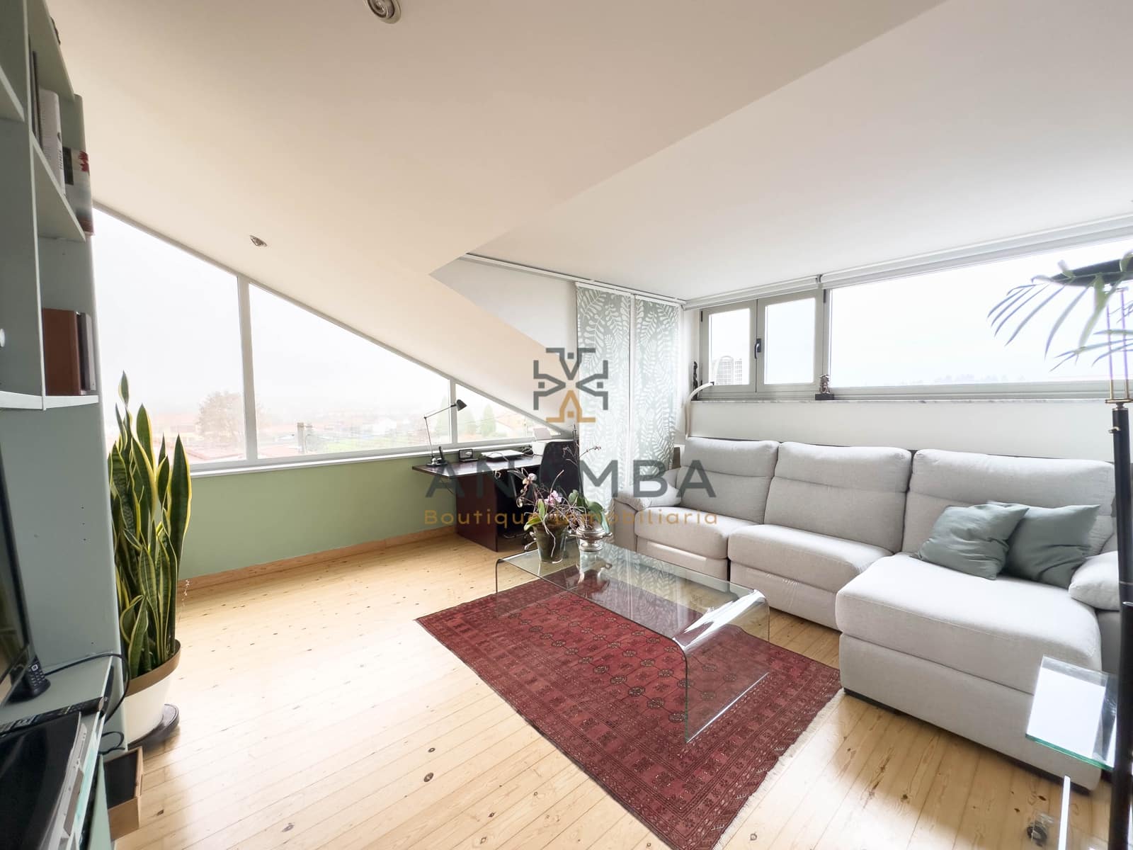 5 bedroom Semi-detached Villa for sale in Muros de Nalon with garage - € 578,000 (Ref: 9841149)