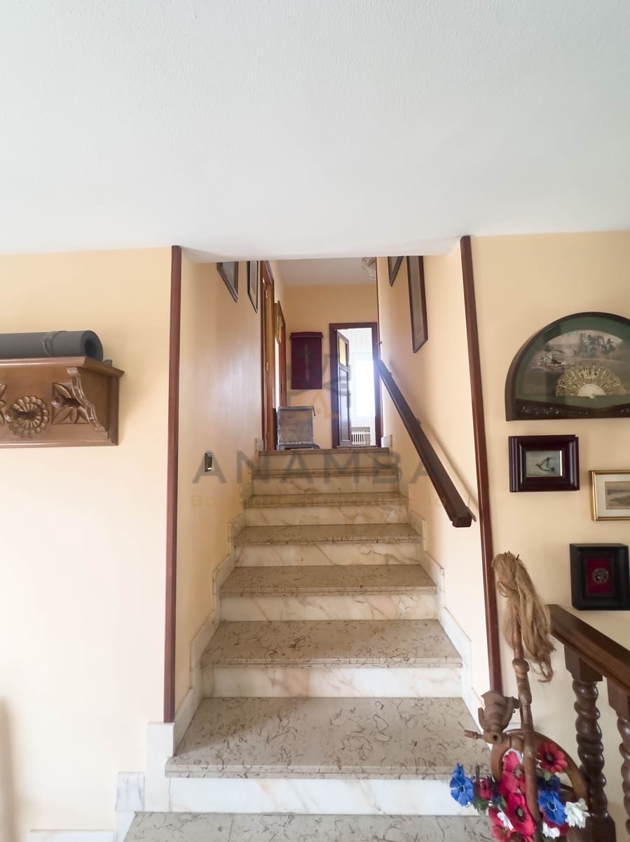 5 bedroom Townhouse for sale in Gijon with pool garage - € 620,000 (Ref: 9911357)