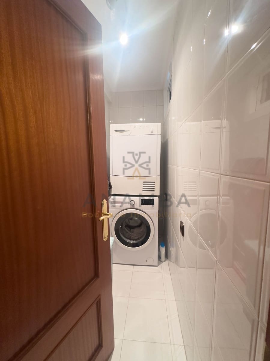 5 bedroom Townhouse for sale in Gijon with pool garage - € 620,000 (Ref: 9911357)