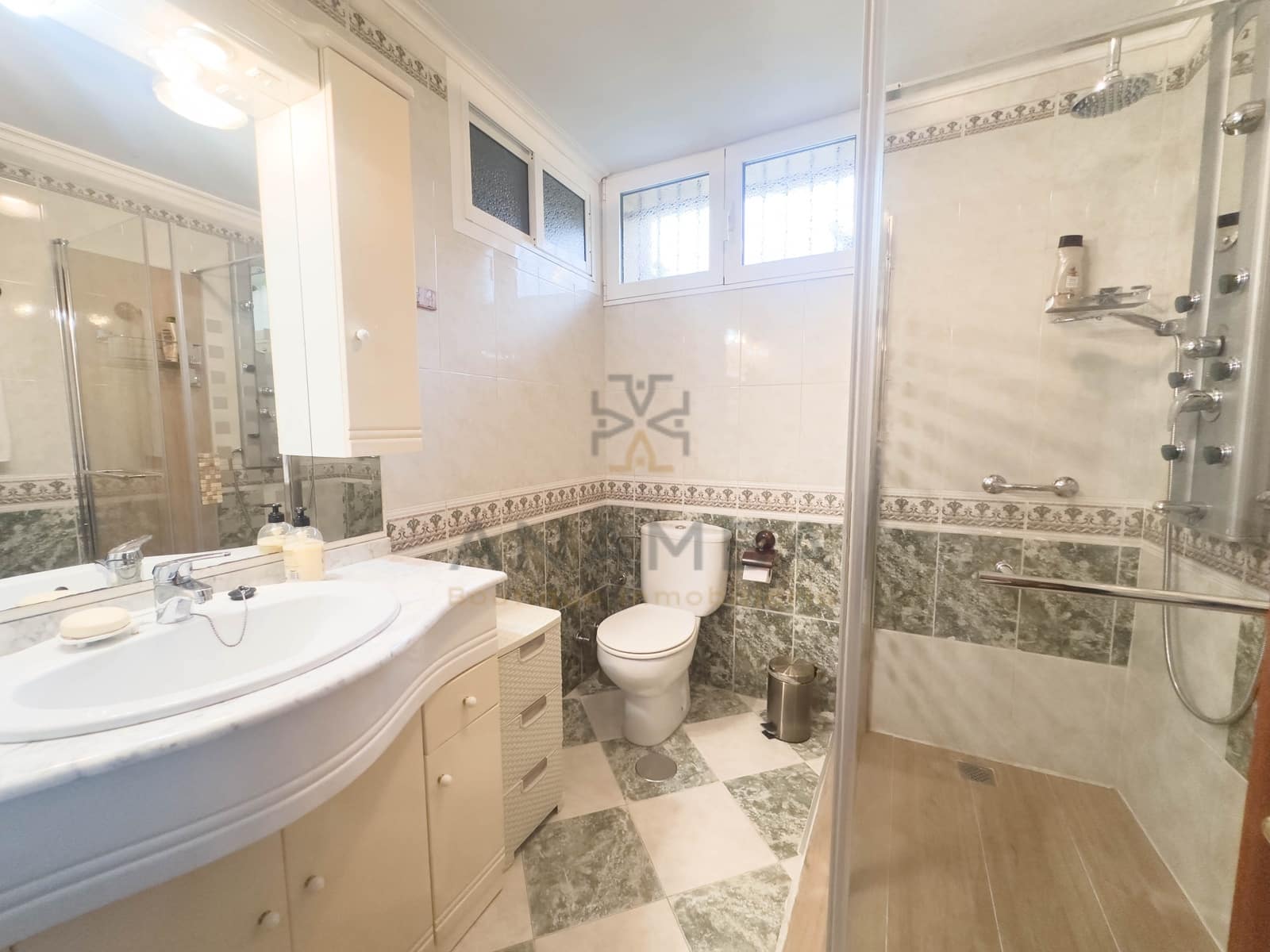 5 bedroom Townhouse for sale in Gijon with pool garage - € 620,000 (Ref: 9911357)