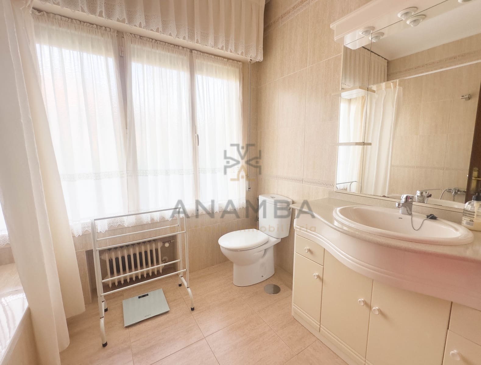 5 bedroom Townhouse for sale in Gijon with pool garage - € 620,000 (Ref: 9911357)