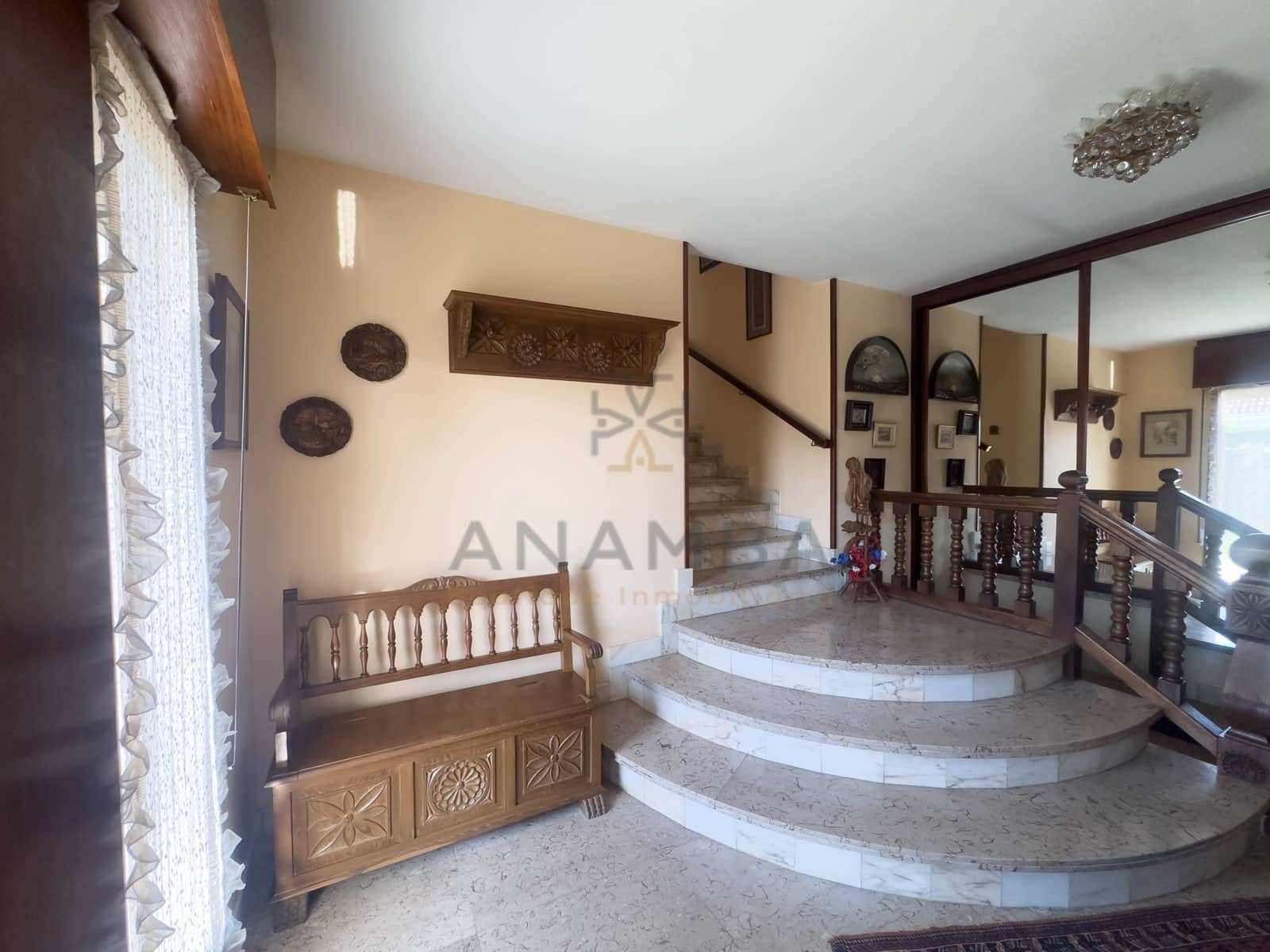 5 bedroom Townhouse for sale in Gijon with pool garage - € 620,000 (Ref: 9911357)