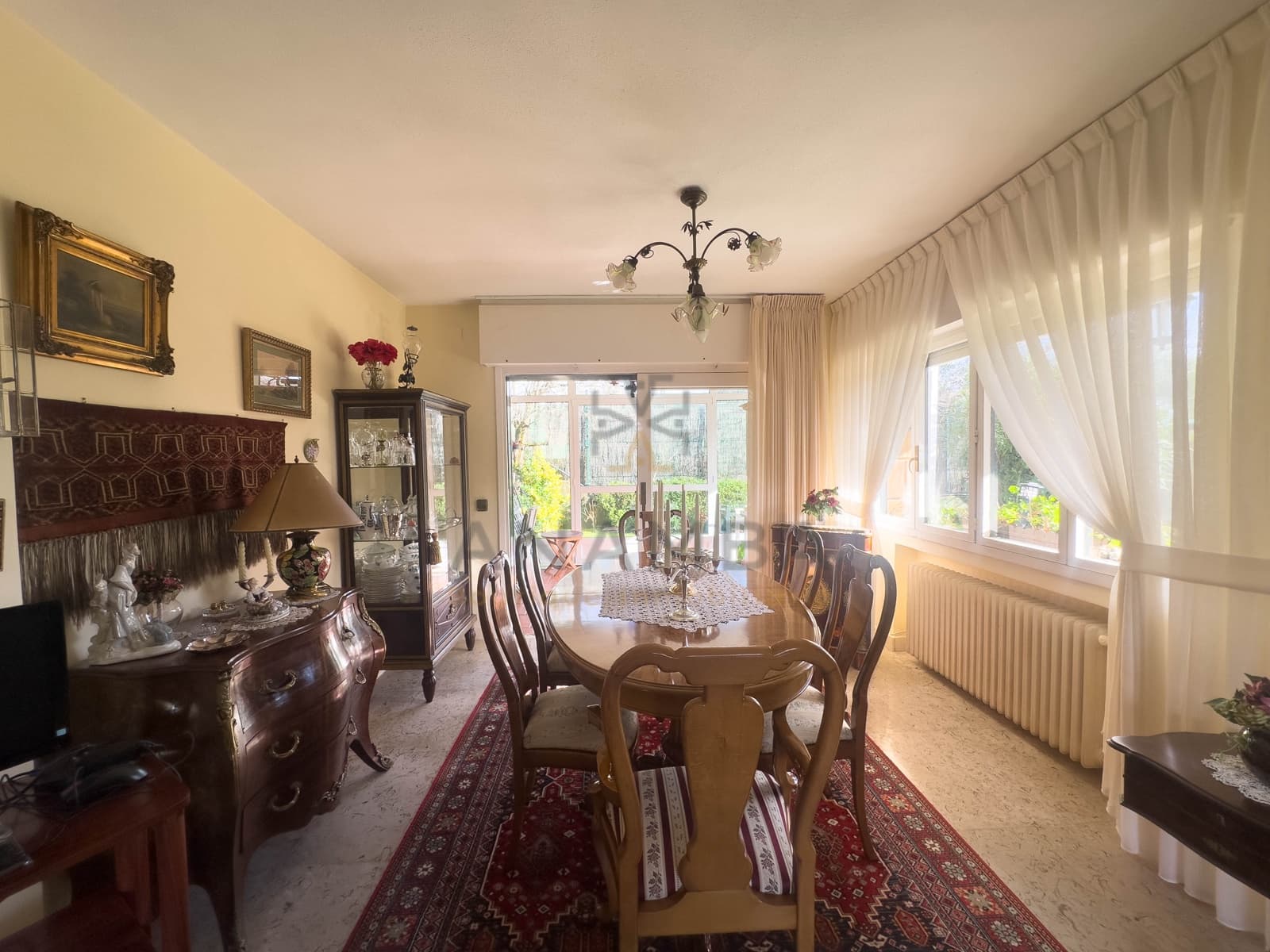 5 bedroom Townhouse for sale in Gijon with pool garage - € 620,000 (Ref: 9911357)