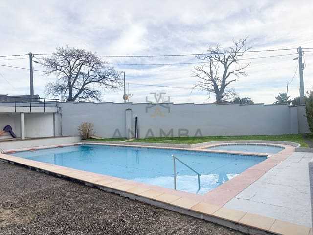 5 bedroom Townhouse for sale in Gijón with pool garage - € 620,000 (Ref: 9911357)