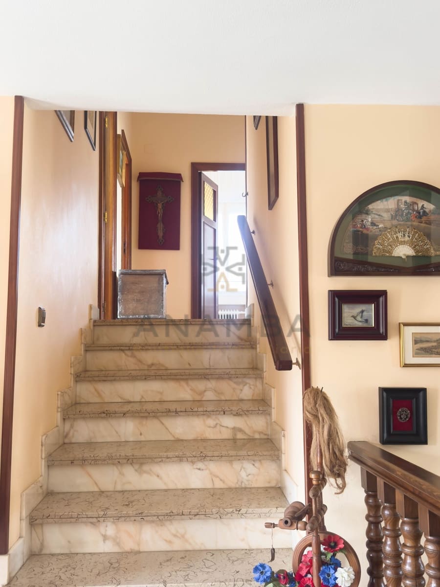 5 bedroom Townhouse for sale in Gijon with pool garage - € 620,000 (Ref: 9911357)