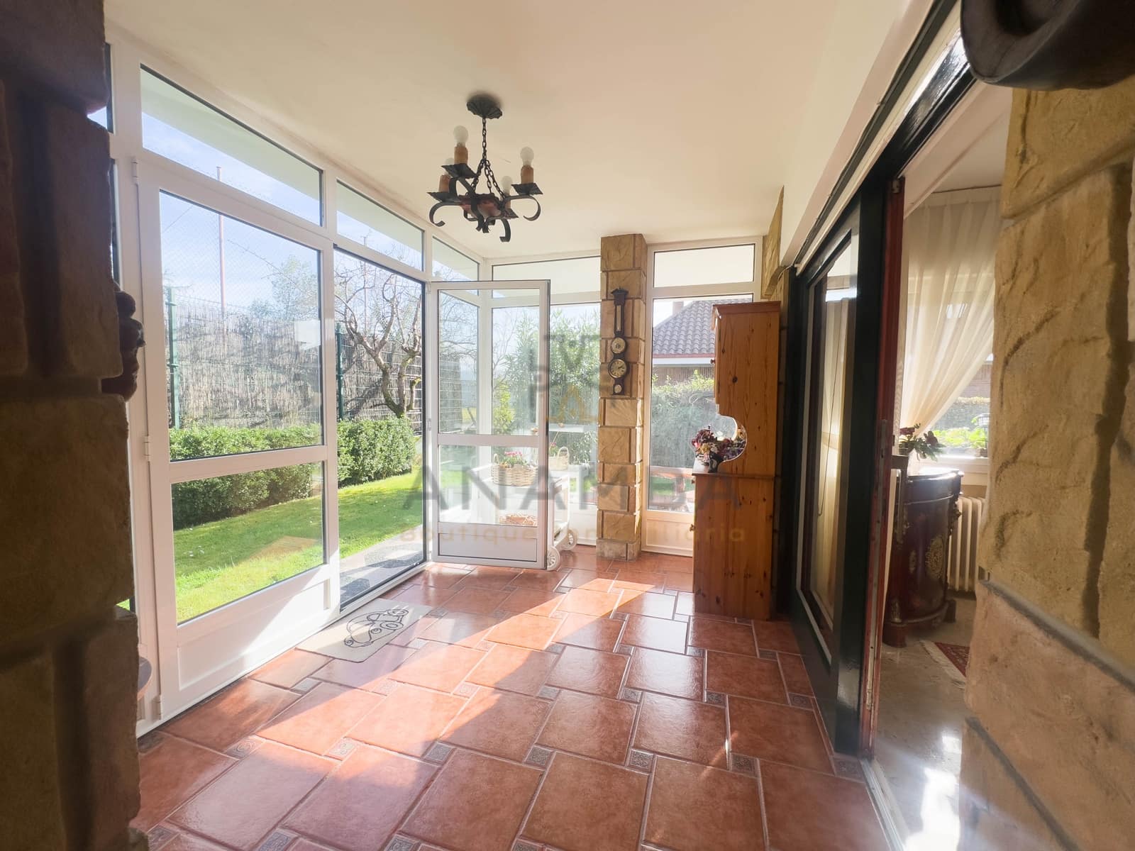 5 bedroom Townhouse for sale in Gijon with pool garage - € 620,000 (Ref: 9911357)