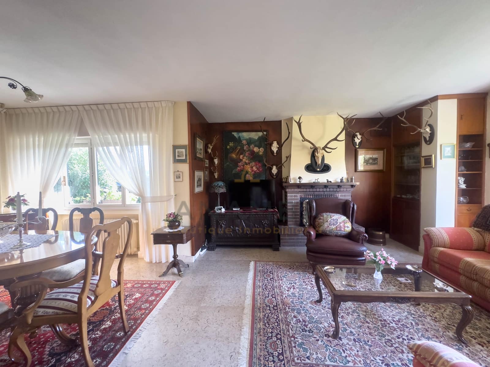 5 bedroom Townhouse for sale in Gijon with pool garage - € 620,000 (Ref: 9911357)