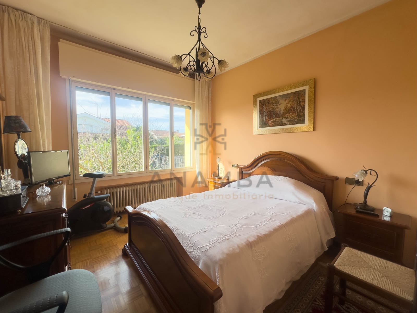 5 bedroom Townhouse for sale in Gijon with pool garage - € 620,000 (Ref: 9911357)