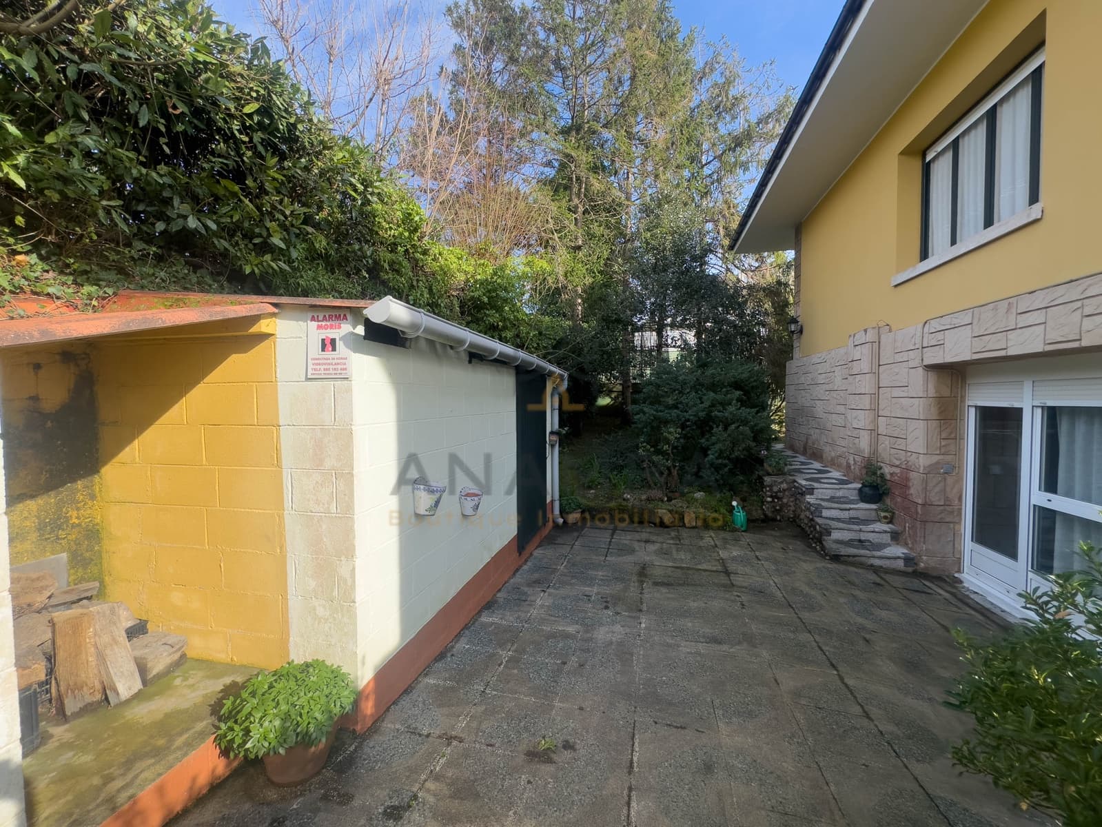 5 bedroom Townhouse for sale in Gijon with pool garage - € 620,000 (Ref: 9911357)