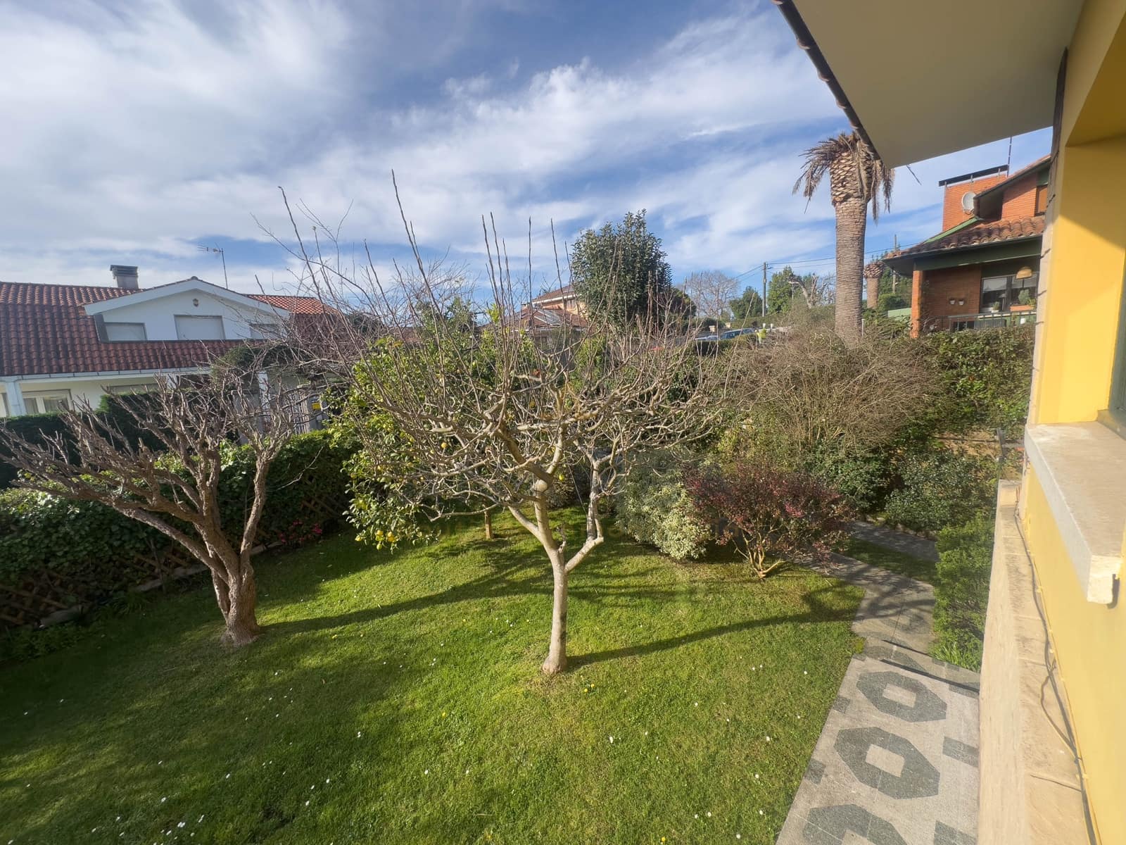 5 bedroom Townhouse for sale in Gijon with pool garage - € 620,000 (Ref: 9911357)