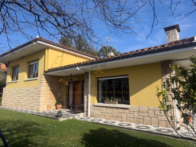 5 bedroom Townhouse for sale in Gijón with pool garage - € 620,000 (Ref: 9911357)
