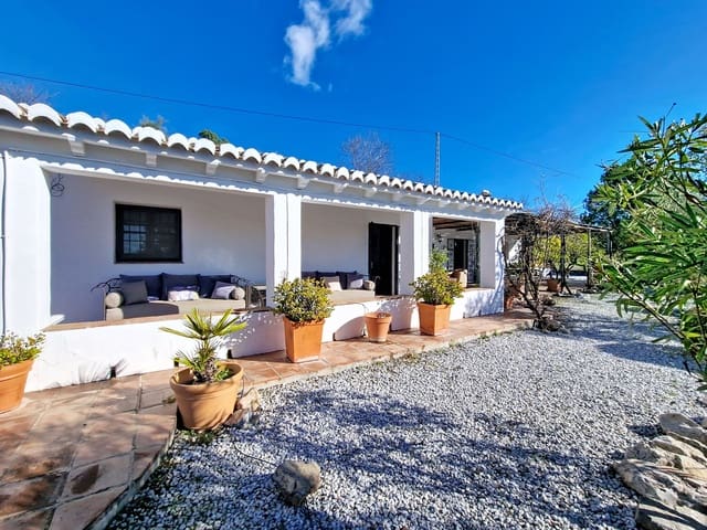 2 bedroom Finca/Country House for sale in Sedella with pool garage - € 329,000 (Ref: 9834013)