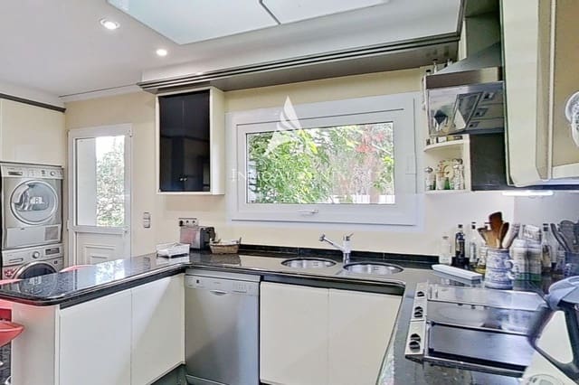 4 makuuhuone Huvila myytävänä paikassa El Montgó, Dénia mukana uima-altaan - 1 190 000 € (Ref: 10103639)