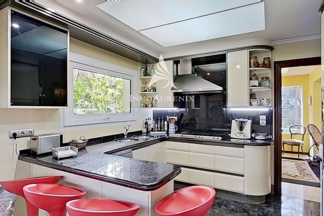4 makuuhuone Huvila myytävänä paikassa El Montgó, Dénia mukana uima-altaan - 1 190 000 € (Ref: 10103639)