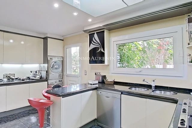 4 makuuhuone Huvila myytävänä paikassa El Montgó, Dénia mukana uima-altaan - 1 190 000 € (Ref: 10103639)