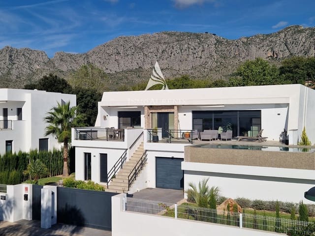 3 chambre Villa/Maison à vendre à Beniarbeig avec piscine garage - 695 000 € (Ref: 10158509)