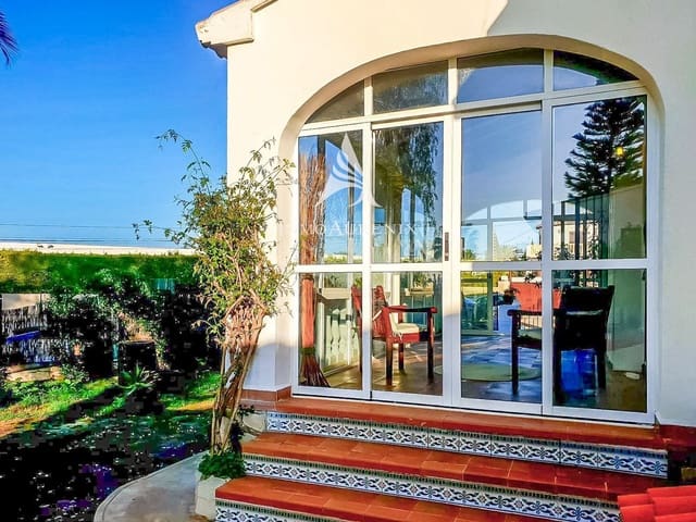 4 bedroom Villa for sale in El Montgó, Dénia with pool - € 450,000 (Ref: 9937087)